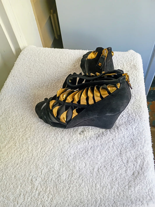Chanel Suede Shoes – Black with Gold Lining – Size 40 / US 9