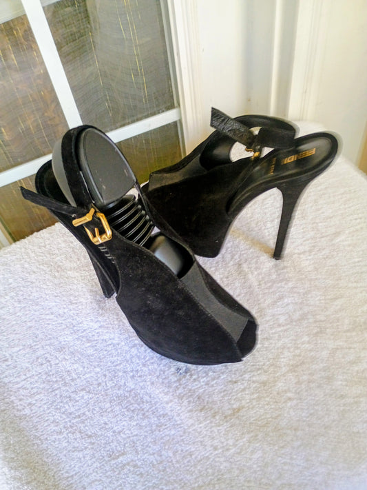 Fendi Colibri Shoes – Authentic Pre-Owned – Size EU 40 / US 9