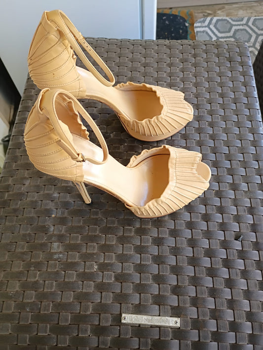 Gucci Pre-Owned Leather Shoe – Size 40 / US 9 | Authenticated