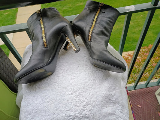 Chanel Interlocking Patent Leather Demi-Boots – Size 40 / US 9