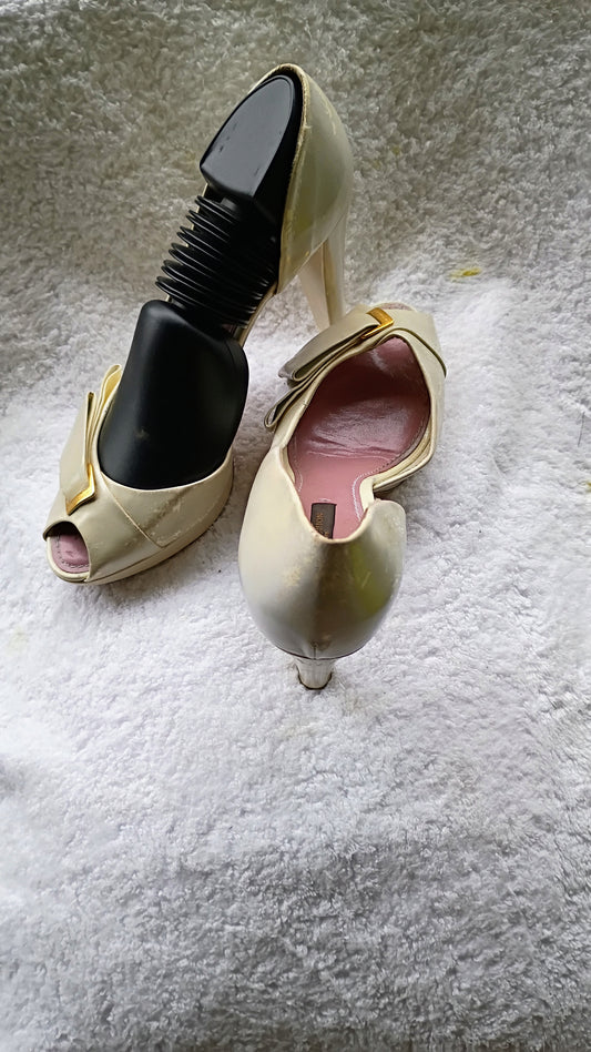 Louis Vuitton Sneakers – Authentic Pre-Owned – White/Silver Leather & Denim – Size EU 40 / US 9